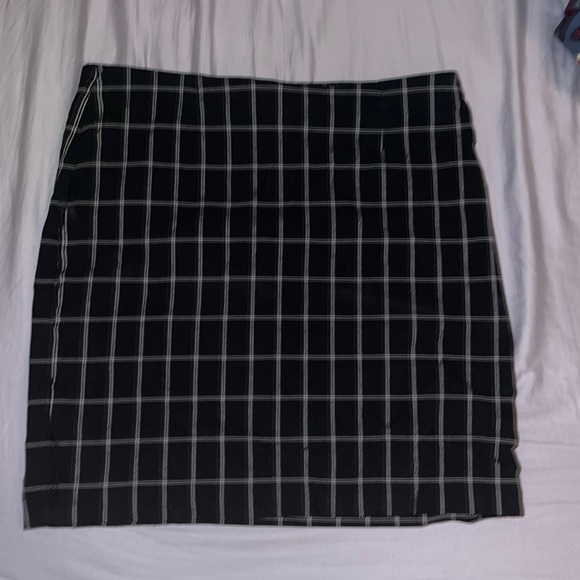 Dynamite Plaid Skirt  Size Large - Picture 2 of 4